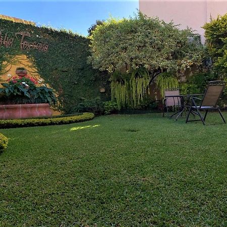 Hostal Villa Toscana Guatemala City ภายนอก รูปภาพ