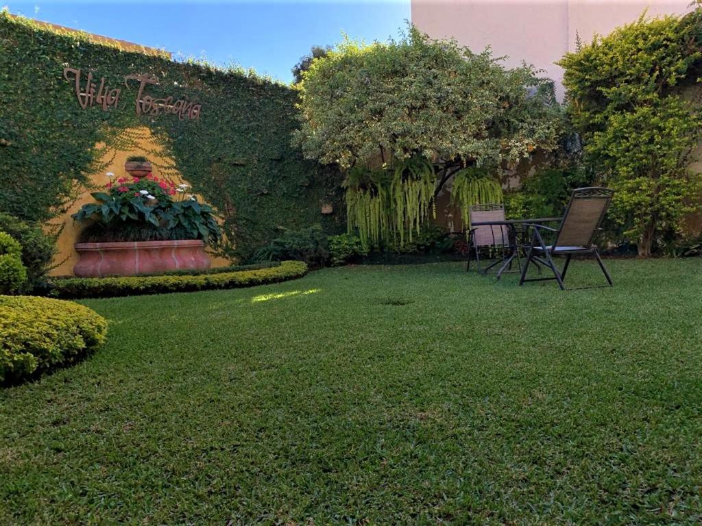 Hostal Villa Toscana Guatemala City ภายนอก รูปภาพ