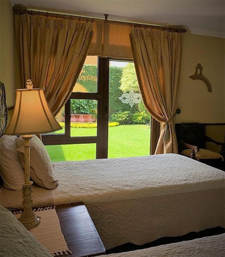 Hostal Villa Toscana Guatemala City ภายนอก รูปภาพ