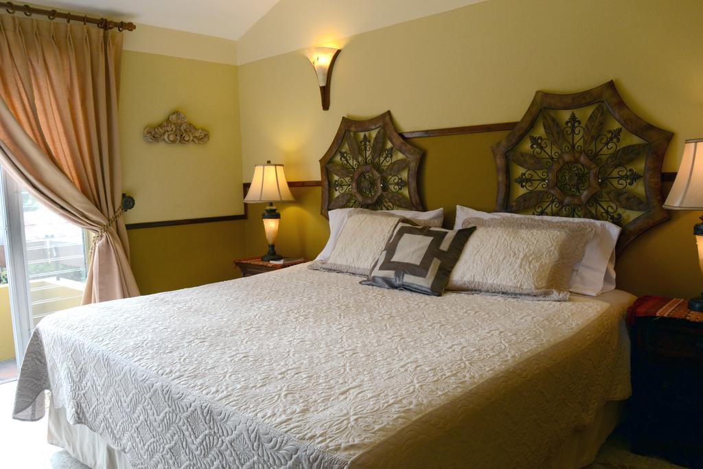 Hostal Villa Toscana Guatemala City ภายนอก รูปภาพ