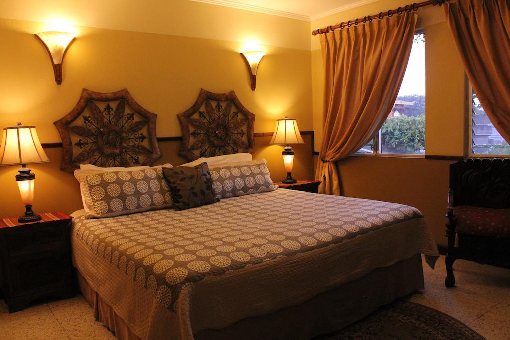 Hostal Villa Toscana Guatemala City ห้อง รูปภาพ