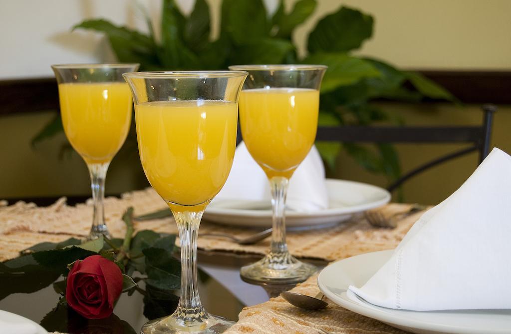 Hostal Villa Toscana Guatemala City ภายนอก รูปภาพ