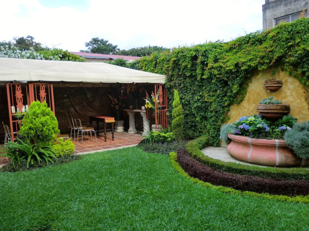 Hostal Villa Toscana Guatemala City ภายนอก รูปภาพ