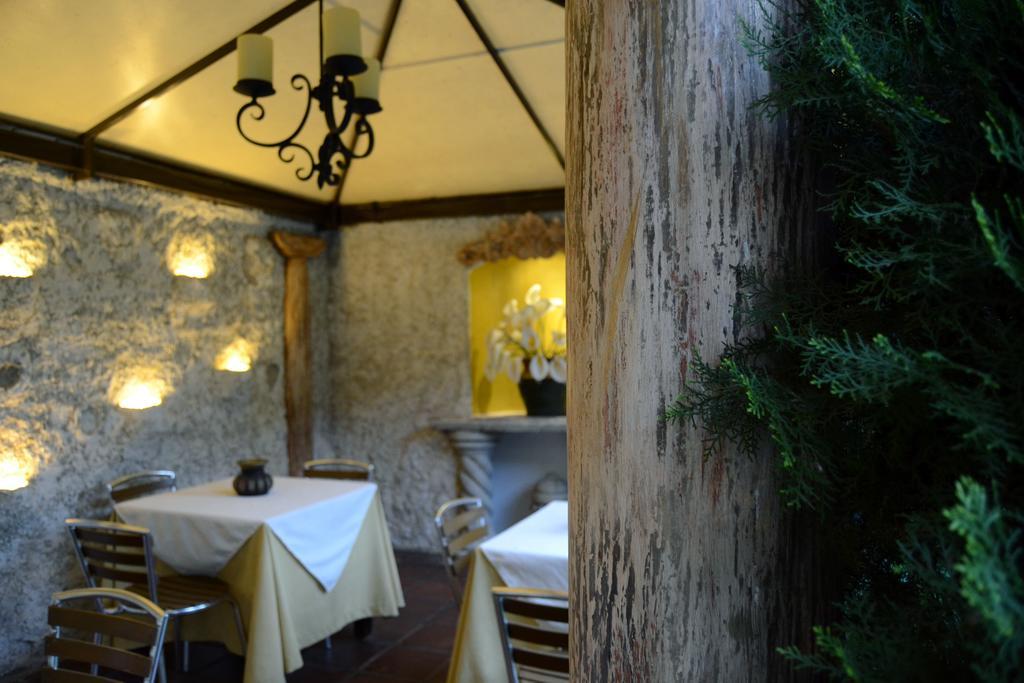 Hostal Villa Toscana Guatemala City ภายนอก รูปภาพ