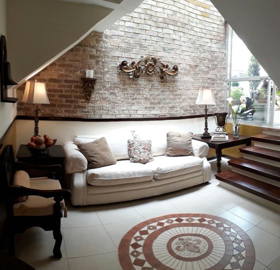 Hostal Villa Toscana Guatemala City ภายนอก รูปภาพ