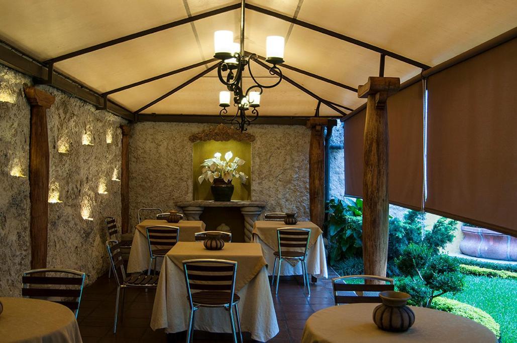 Hostal Villa Toscana Guatemala City ภายนอก รูปภาพ