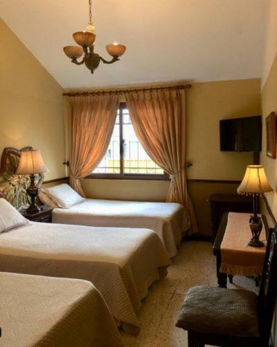 Hostal Villa Toscana Guatemala City ภายนอก รูปภาพ